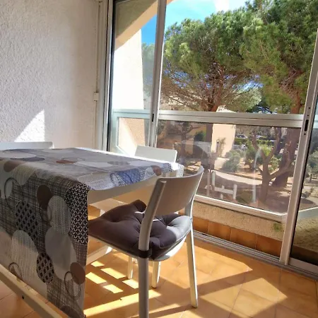 Apartment T2, Climatise, 100 M Et Port Avec Parking Prive Dans Fermee